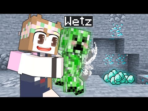 Playing as a HELPFUL LITTLE CREEPER in Minecraft!