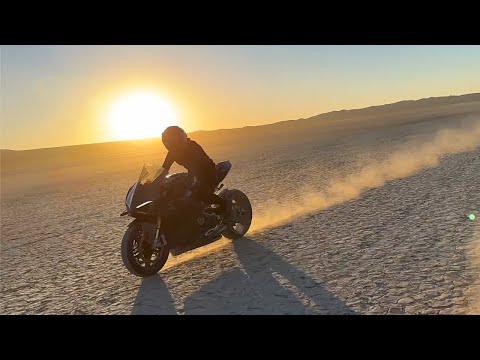 TAKING V4R & PLAID INTO THE DESERT! (+150 MPH)