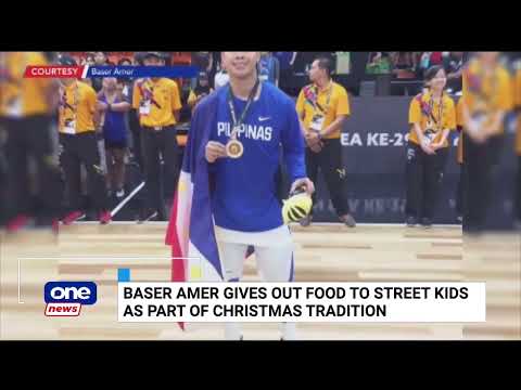 Baser Amer gives out food to street kids as part of Christmas tradition