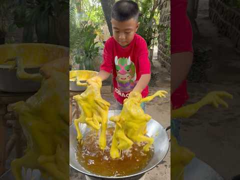 Crispy yellow chicken cooking