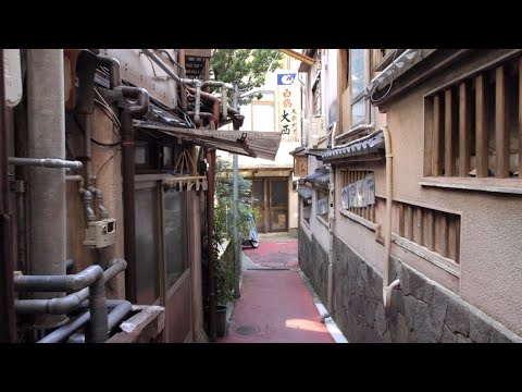 Walk around one of the oldest and most nostalgic suburban towns in Atami, Japan【4K Japan】