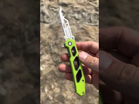 Full walkthrough of the Schrade Enrage replaceable blade and blade storage technology #Shorts