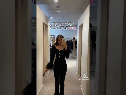 #shoppingtime #fallfashiontrends #fashiontrends #blackoutfit #girlythings #shoppingtherapy #girls