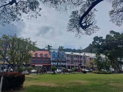 Saint Lucia: casual Monday in Castries