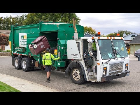 Mack LE - McNeilus MSL Garbage Truck!