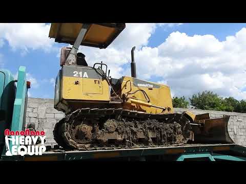 Mini Dozer D21A transport by mini self loader truck