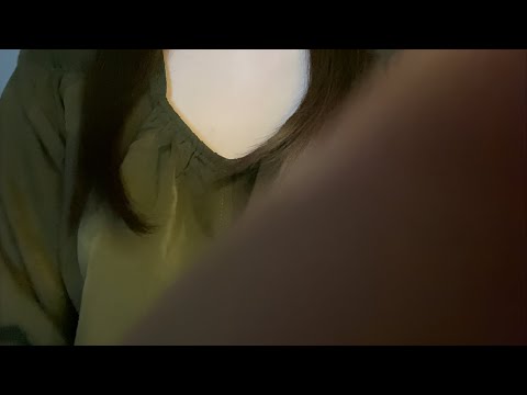 [ASMR]カメラを覆うハンドムーブメント＆息がかかるほど近い"ころころ"囁き