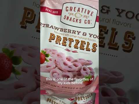 STRAWBERRY AND YOGURT PRETZELS #strawberry #pretzels #costcofinds #shorts #viral