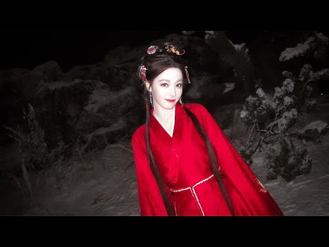 《慕胥辭》再引熱議，迪麗熱巴紅衣絕美，和陳飛宇雪地共舞太甜了