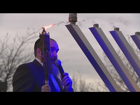 Jewish community hopes the Christmas and Hannukah coincidence brings unity