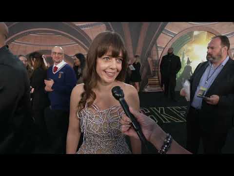 Wicked LA Dorothy Chandler Pavilion Premiere - itw Alice Brooks (Official video)