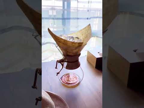 ケメックスで氷出し珈琲　#とろりと美味しいアイスコーヒー　#CHEMEX