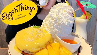 エッグスンシングスでトロピカルパインパンケーキ！かけ放題のソースたっぷりかけて食べる！カロリーなんか気にしない！ハワイで人気のパンケーキEggs'nThings【スイーツちゃんねるあんみつの食レポ】