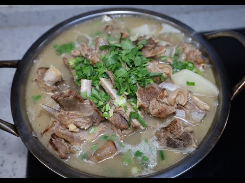 It's really comfortable to cook a ”lamb chop pot” at home in winter and eat it while cooking.