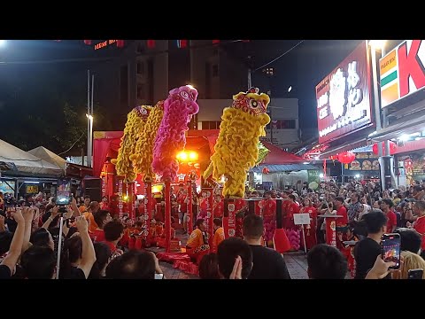 Acrobatic Lion Dance for Chap Goh Mei 2024 on Jalan Alor