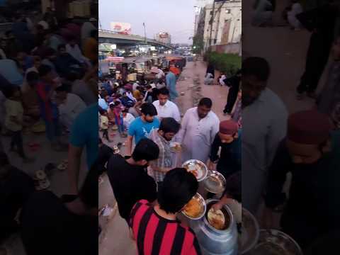 Road Side Iftaar | Ramadan Kareem  #food #ramadan #shorts #ytshorts #nasheed #deeds  #iftari #allah