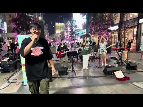 2024120 Medley Song Performed by Untitled Band feat.Kru Time @Siam Square