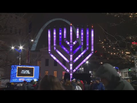 St. Louis Jewish community welcomes start of Hanukkah with lighting of Staenberg Menorah