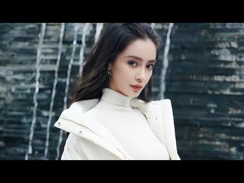 Angelababy 杨颖最新秋日童话写真，纯白套装难掩纤腰美腿！