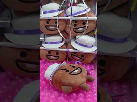 We SHOOKY the Claw Machine! #shorts #clawmachine #round1 #shooky