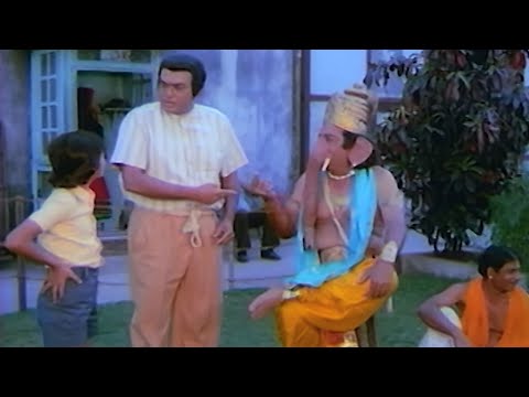 Ye Ganeshji Mere Pass Bidi Mang Rahe Hain - Sanjeev Kumar Comedy Ram Tere Kitne Naam Scene 4