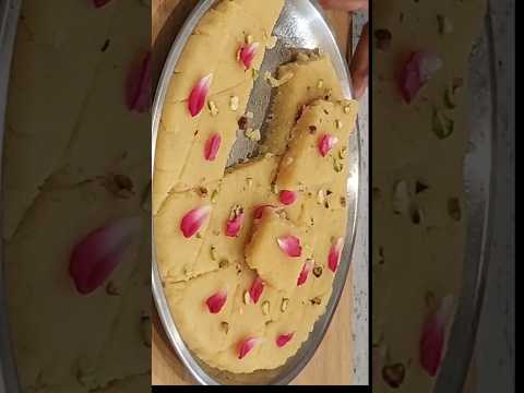 सूजी की बर्फी बनाए नए तरीके से नए स्वाद में बिना चाशनी | Custard Suji Barfi Recipe