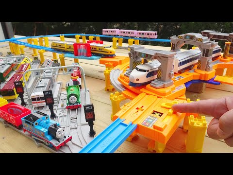 Plarail Shinkansen & Thomas ☆ Controller JR train to play at the Guruguru Big Turntable Base