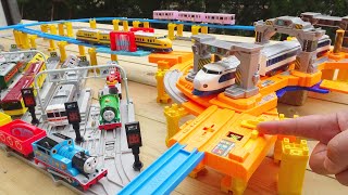 Plarail Shinkansen & Thomas ☆ Controller JR train to play at the Guruguru Big Turntable Base