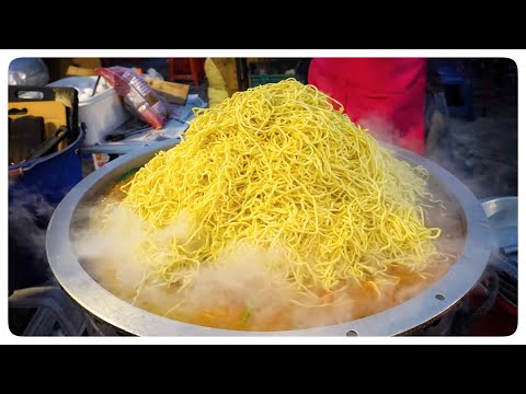 Giant Giant Churros / Fried Rice Noodles / Oyster Omelette / Stinky Tofu - Taiwanese Street Food