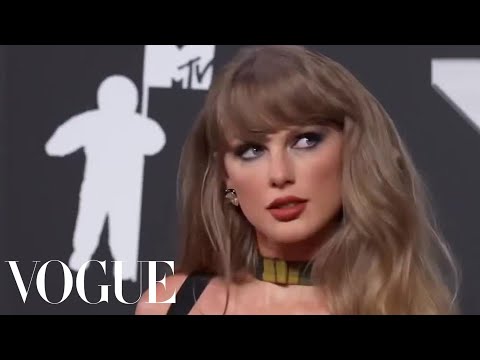 Taylor Swift Takes Over the VMAs Red Carpet