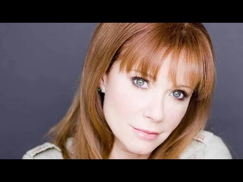 SEXY LAUREN HOLLY PHOTOS: ICONIC SEXY PHOTOS