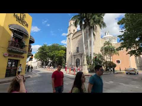 Merida Street Scene