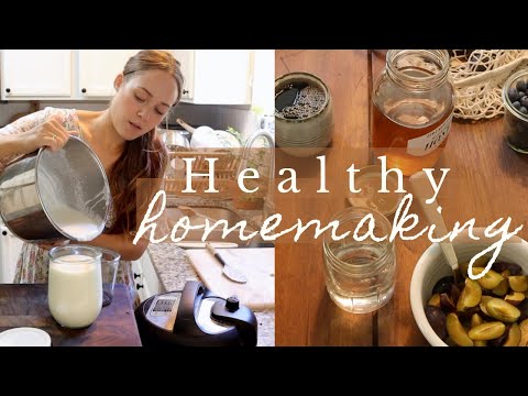 Healthy Homemaking! slow summer breakfast + sore throat remedy using herbs