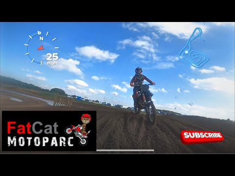 FatCats MX: Epic Reverse Camera Action!