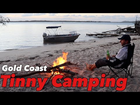 TINNY CAMPING the GOLD COAST - Catch fish and cook it on the fire.