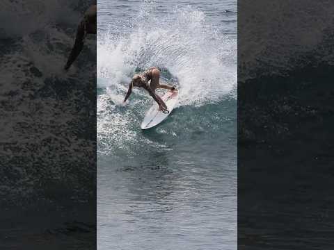 High Speed Slashing #surfersofbali #balibeach #surfers