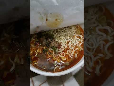 Roast beef cup noodles easy to eat #followers #food #highlights #ofwhongkong