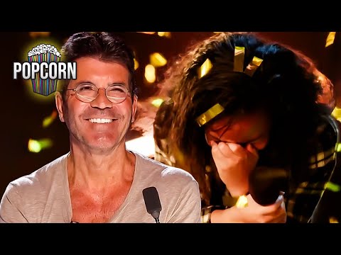 12 Year Old Singer STUNS Simon Cowell and The Crowd!