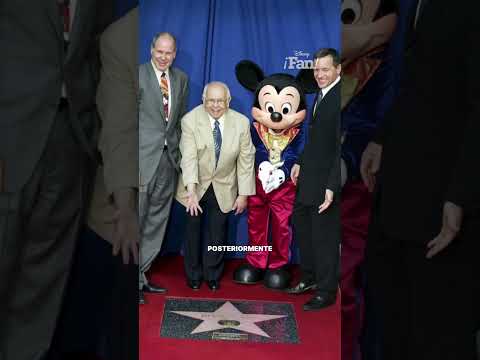 Mickey Mouse y su Estrella en el Paseo de la Fama #shorts #viral #disney #fyp #trending