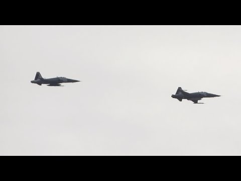 2x Tactical Air Support Northrop F-5AT Advanced Tigers landing at Moffett Field (N791TA and N617TA)