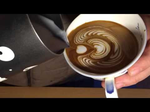 Latte art inverted tulip