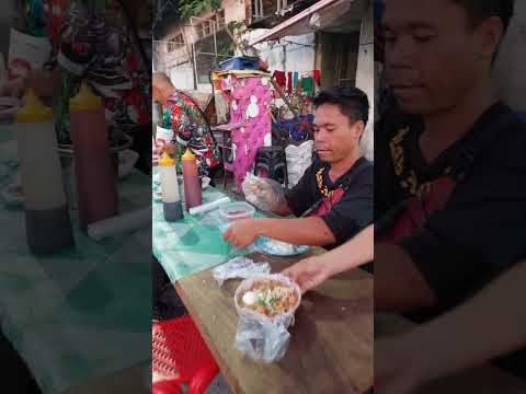 Eating #Batchoy before riding a ferry to Surigao! Flora's Eatery near Pier 1 Cebu! #kalamicebu