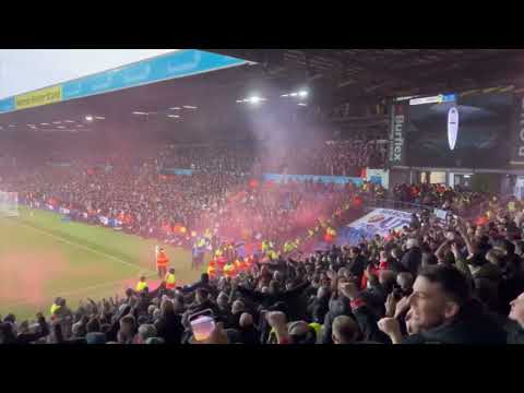 “WHO THE FUCK ARE MAN UNITED” - Manchester United Fans After Taking The Lead Against Leeds United