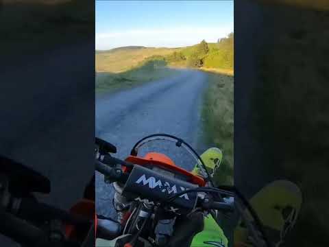 This dirt bike rider will shock you! 😵🤣