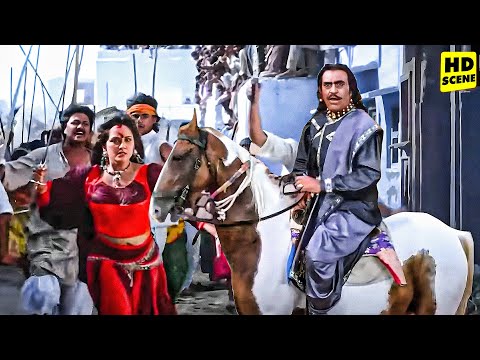 गाँव वालों ने अमरीश पुरी पर किया हमला | Maidan E Jung Blockbuster Movie Climax Scene | Akshay Kumar