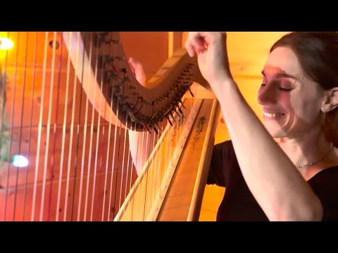 Christmas Carol Medley on the Harp - Tamsin Dearnley