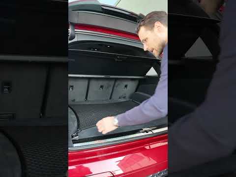 💡Automatic trunk / boot cover of the Audi Q7 facelift, here as Audi SQ7