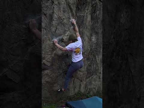 This Way To Get Your Head Cut Off: V5 #attempt #boulder #victoria #climbing #mandala