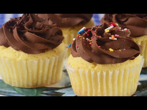 Yellow Cupcakes Recipe Demonstration - Joyofbaking.com