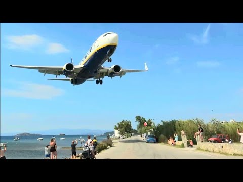 VERY LATE GO AROUND at SKIATHOS | Ryanair B737-800 ABORT LANDING